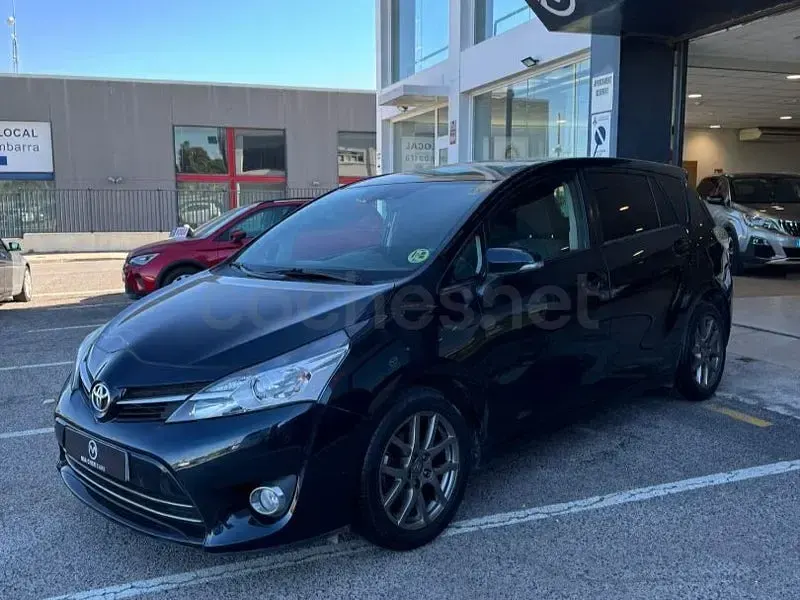 Usado Toyota Verso Comfort 124 CV (91 kW) 2014 Negro Monovolumen