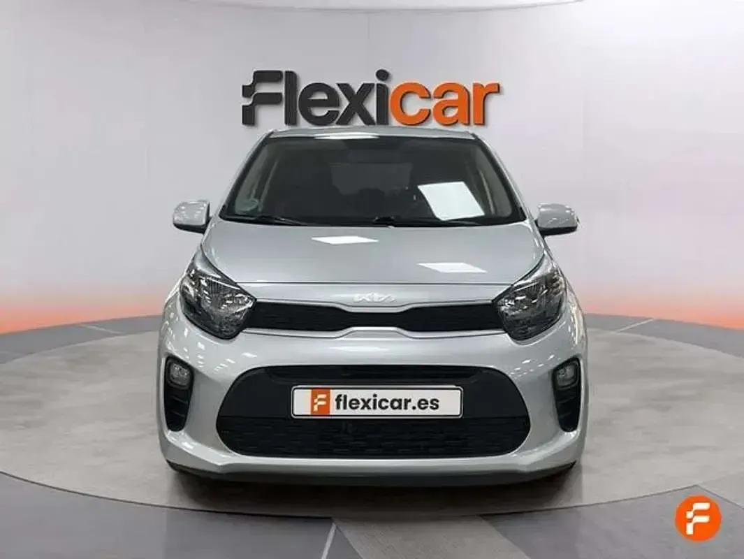 Usado Kia Picanto Comfort 67 CV (49 kW) 2022 Gris Utilitario