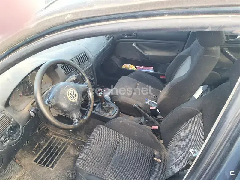 Usado VW Golf IV Highline 150 CV (110 kW) 2001 Marrón Familiar