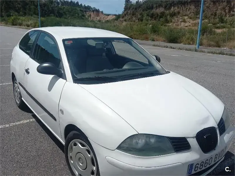 Usado Seat Ibiza Stella 64 CV (47 kW) 2002 Blanco Utilitario