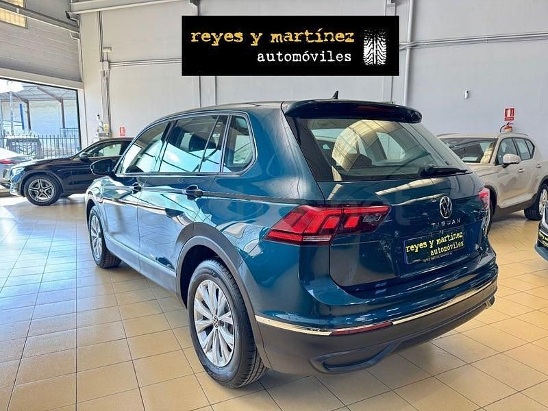 Usado VW Tiguan Life 122 CV (89 kW) 2021 Azul SUV