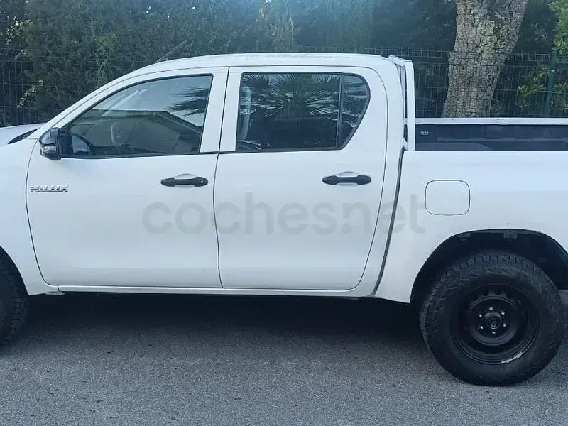 Usado Toyota HiLux 150 CV (110 kW) 2020 Blanco Pickup/Camioneta