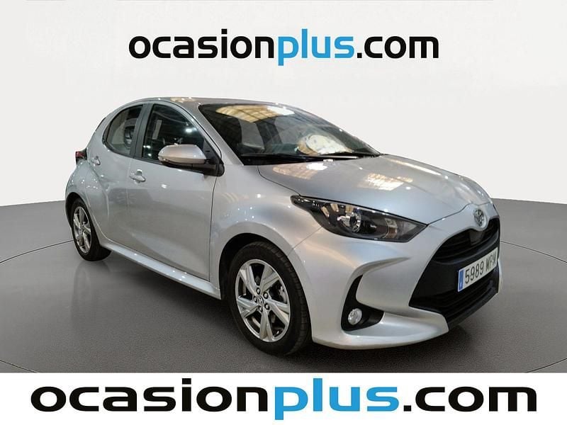 Usado Toyota Yaris Active 116 CV (85 kW) 2024 Gris Utilitario