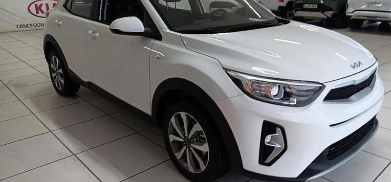 Blanco Nuevo 2025 Kia Stonic SUV | 17.020 € (Buen precio) - Imagen 1/4