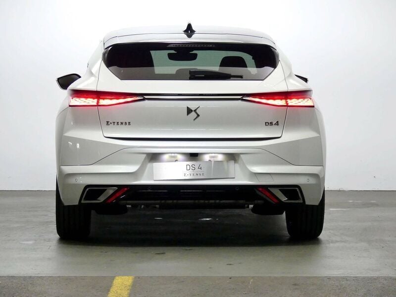 Usado DS Automobiles DS4 Opera 225 CV (165 kW) 2023 Blanco Berlina