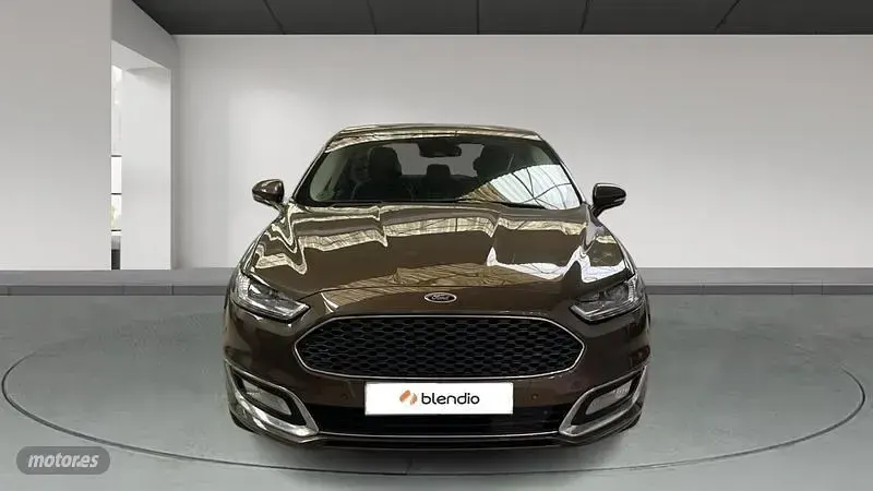 Usado Ford Mondeo Vignale 180 CV (132 kW) 2015 Marrón Familiar