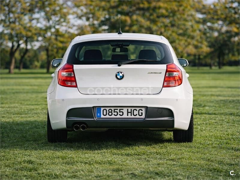 Usado BMW 120 Sport Line 184 CV (135 kW) 2011 Blanco Utilitario