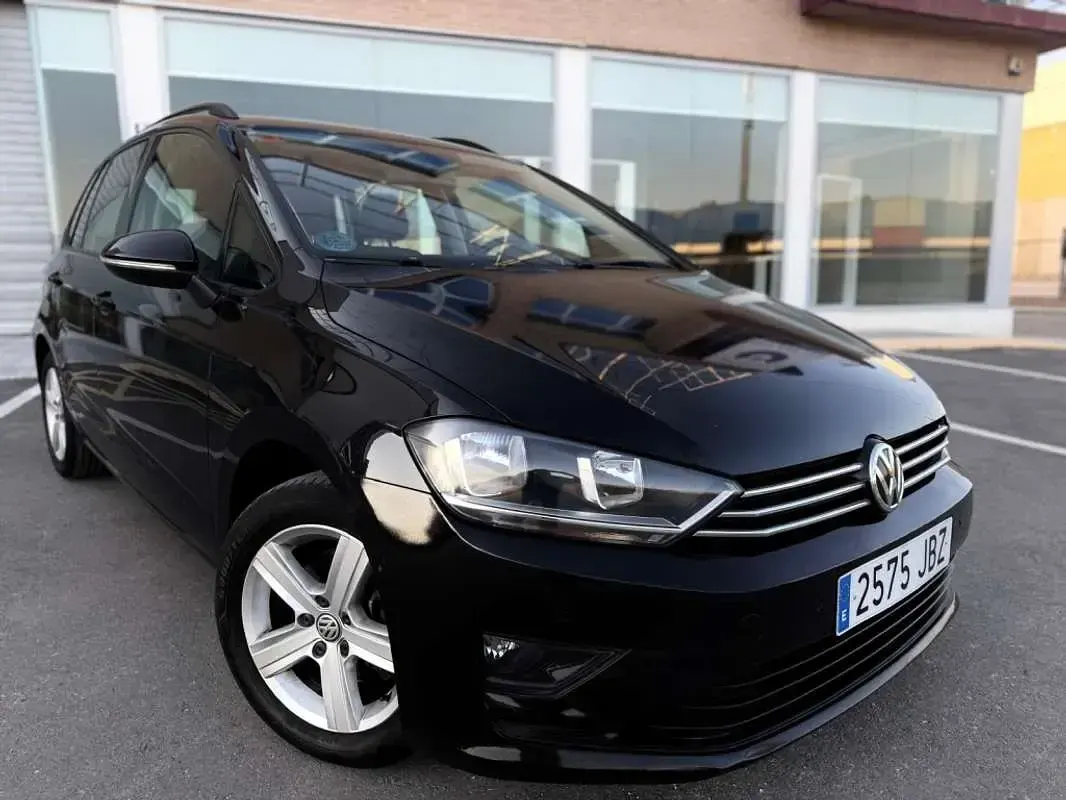 Usado VW Golf Sportsvan Advance 110 CV (80 kW) 2015 Negro Monovolumen