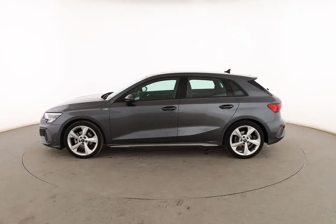 Usado Audi A3 Sportback S-Line 150 CV (110 kW) 2022 Gris Utilitario