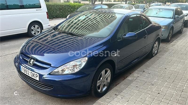 Usado Peugeot 307 CC 138 CV (101 kW) 2005 Azul Descapotable