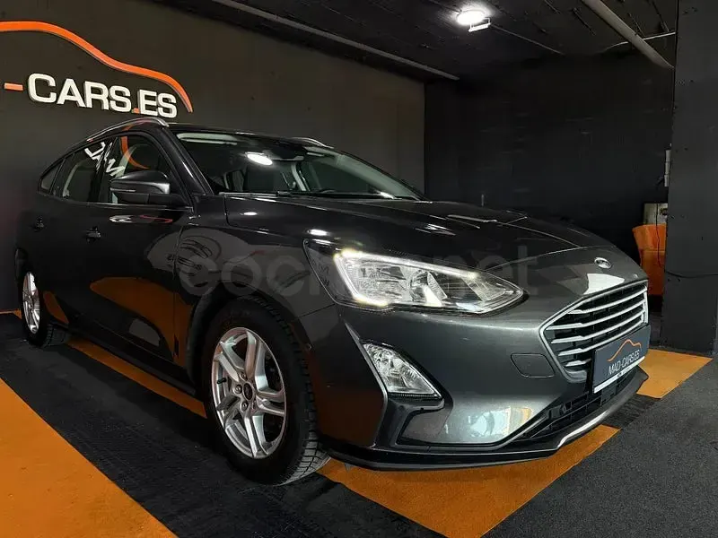 Usado Ford Focus Active 120 CV (88 kW) 2022 Gris / plata Familiar