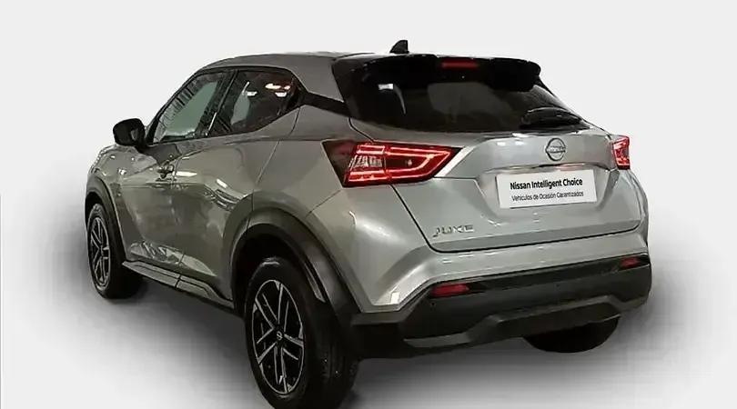 Usado Nissan Juke N-Connecta 114 CV (83 kW) 2025 Diamond silver (metalizado) SUV