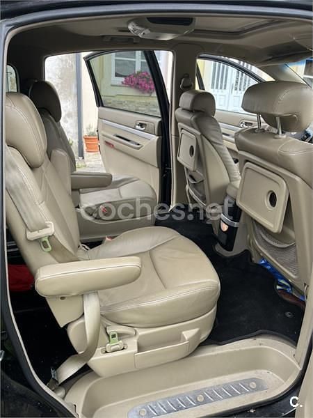 Usado Ssangyong (KGM) Rodius 165 CV (121 kW) 2010 Negro Monovolumen