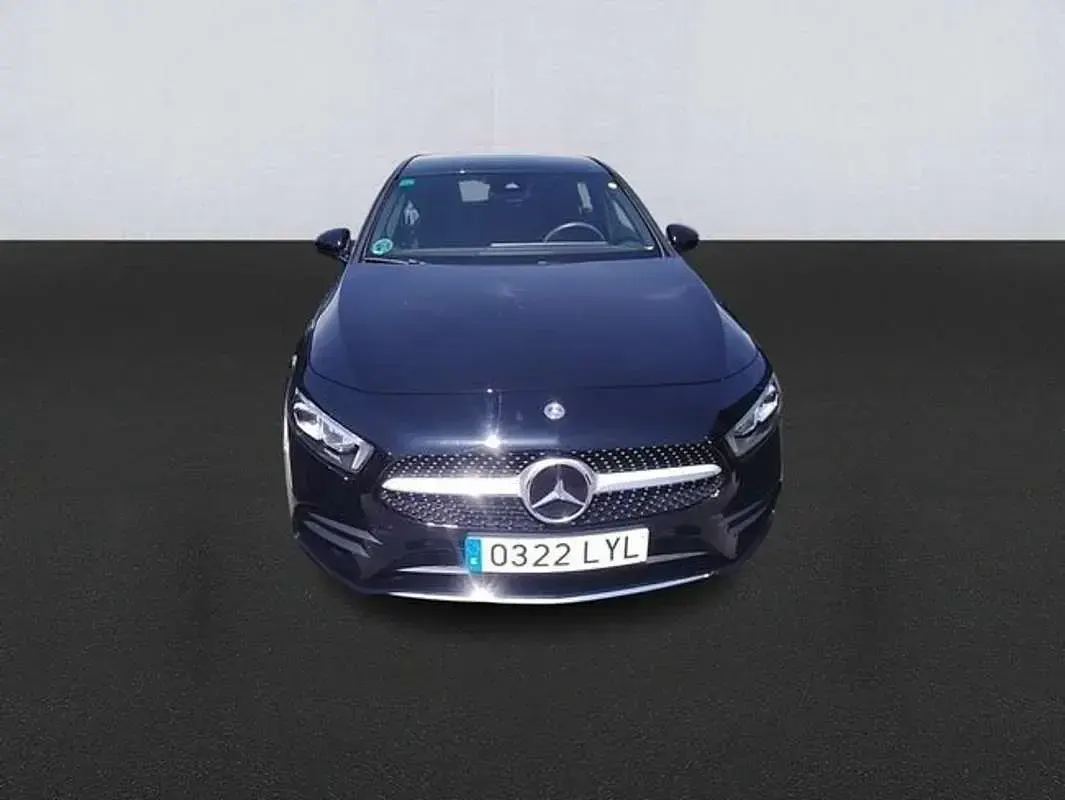 Usado Mercedes A200 163 CV (119 kW) 2022 Negro Berlina