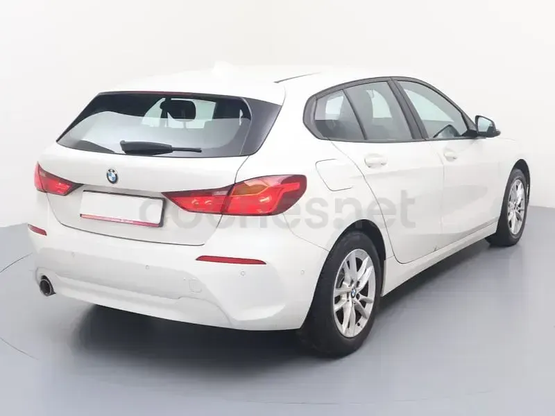 Usado BMW 118 140 CV (102 kW) 2020 Blanco Berlina