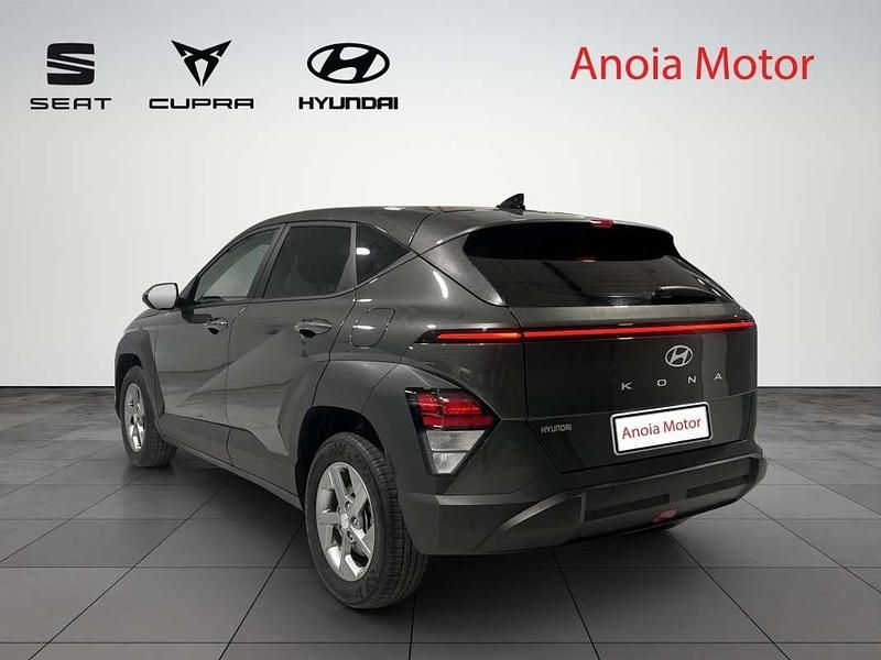 Usado Hyundai Kona 120 CV (88 kW) 2023 Gris SUV