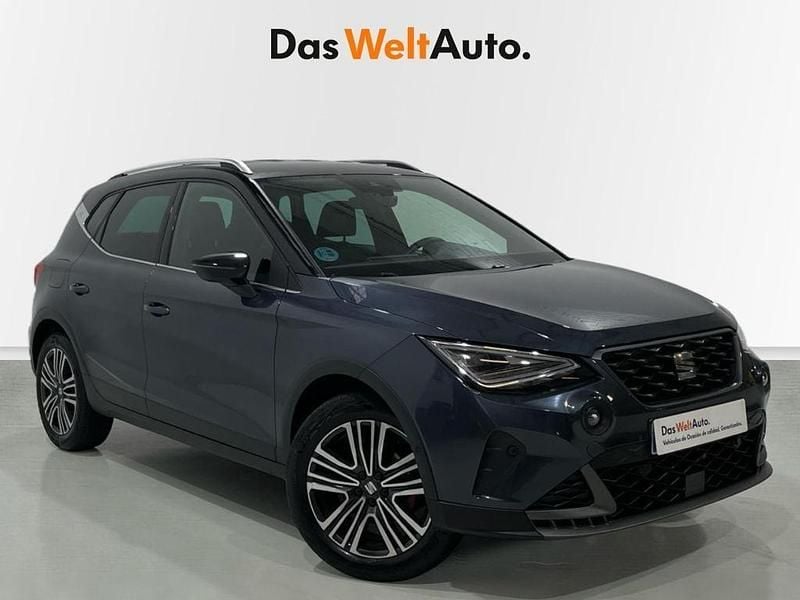 Gris Usado 2024 Seat Arona FR SUV | 19.390 € (Precio justo) - Imagen 1/4