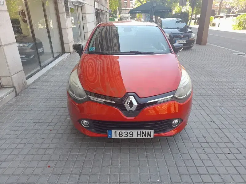 Usado Renault Clio IV Dynamique 90 CV (66 kW) 2013 Rojo Berlina