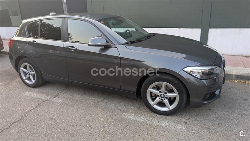 Usado BMW 118 150 CV (110 kW) 2018 Gris / plata Utilitario