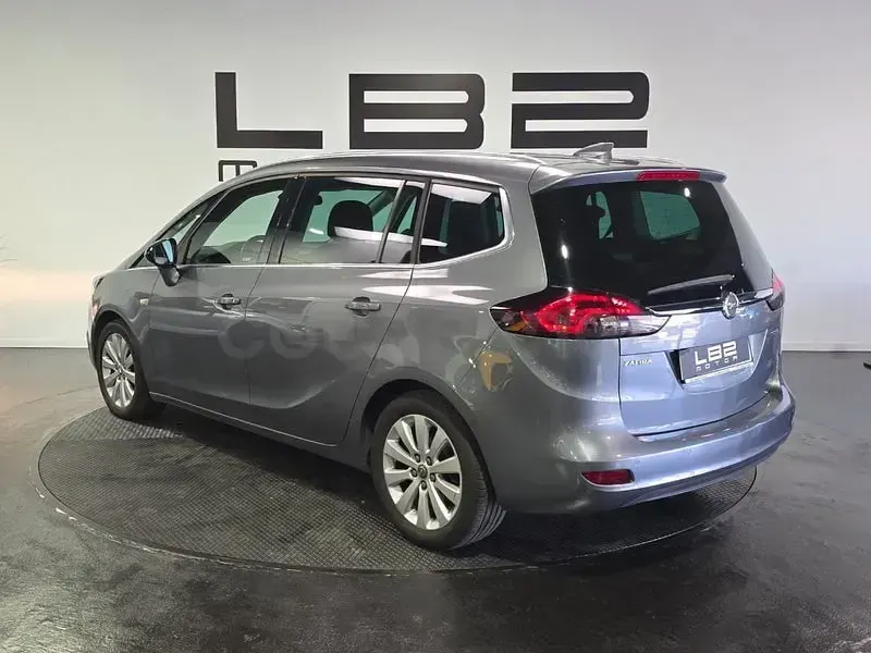 Usado Opel Zafira Tourer Excellence 140 CV (102 kW) 2017 Gris / plata Monovolumen