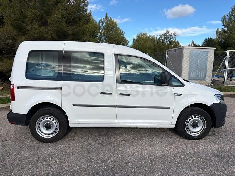 Usado VW Caddy Edition 102 CV (75 kW) 2018 Blanco Monovolumen