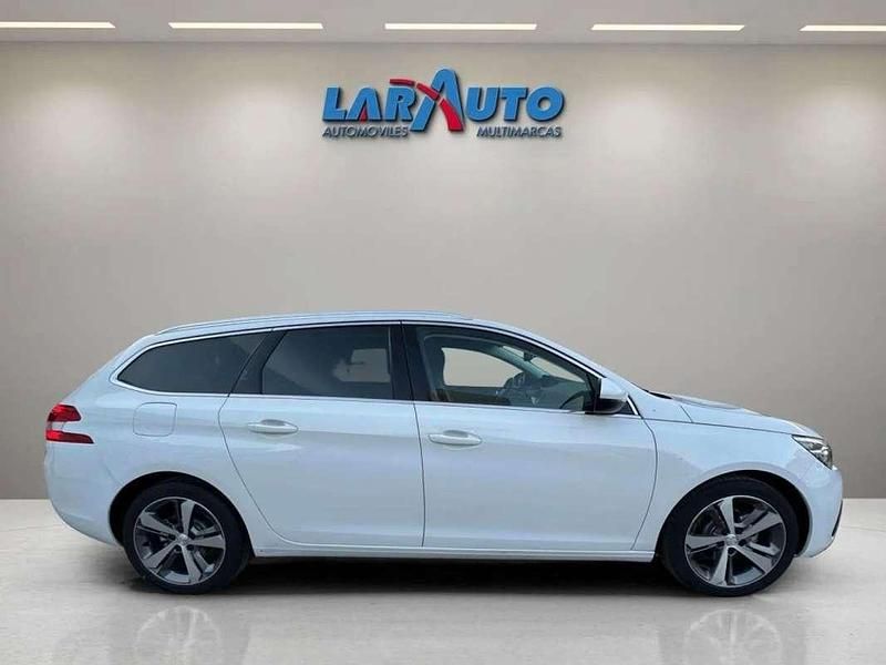 Usado Peugeot 308 Active 131 CV (96 kW) 2019 Blanco Utilitario