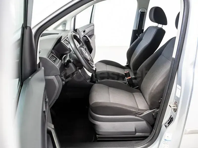 Usado VW Caddy Trendline 110 CV (80 kW) 2020 Blanco Monovolumen