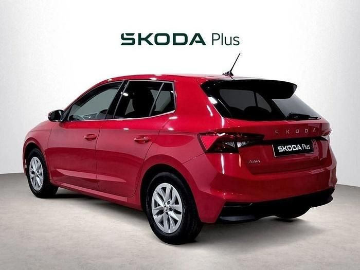 Nuevo Skoda Fabia Selection 95 CV (69 kW) 2025 Rojo Utilitario