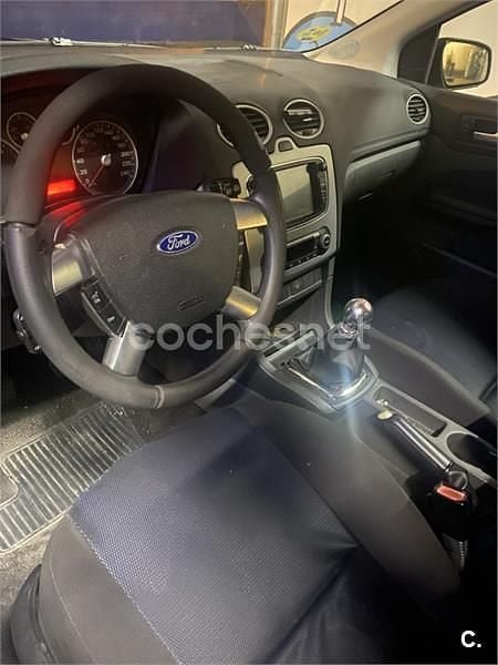 Używany Ford Focus 115 KM (84 kW) 2007 Biały Sedan/Limuzyna