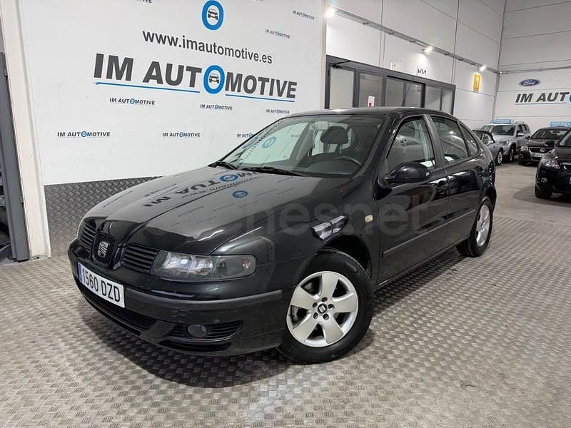 Usado Seat Leon 100 CV (73 kW) 2006 Negro Utilitario