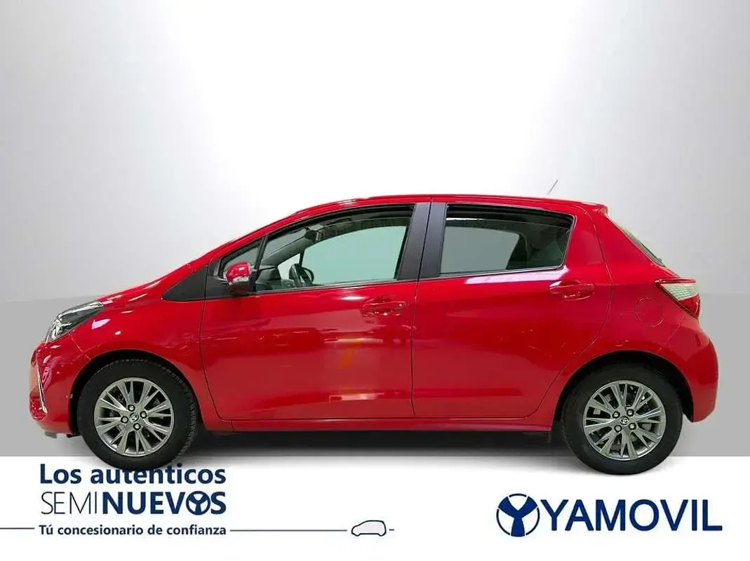 Usado Toyota Yaris Active 69 CV (50 kW) 2018 Rojo Utilitario