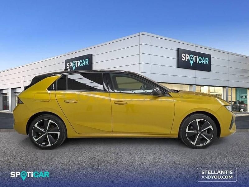 Usado Opel Astra 130 CV (95 kW) 2024 Amarillo Familiar