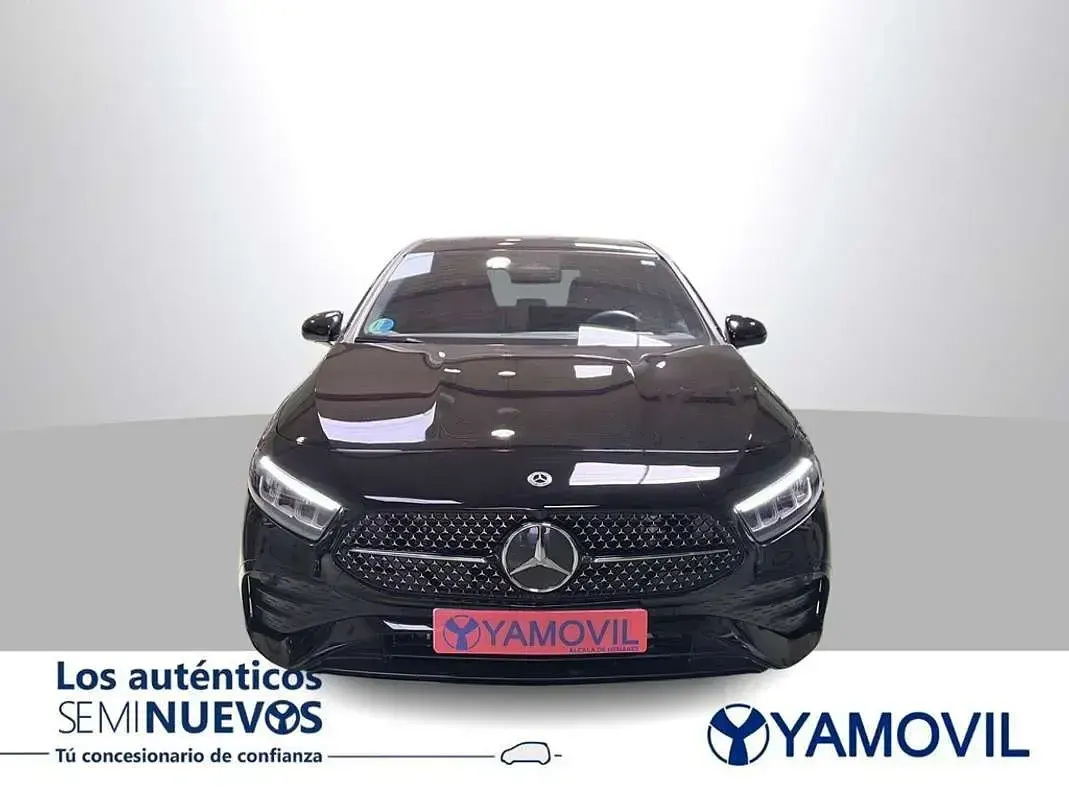 Usado Mercedes A180 Advanced 136 CV (100 kW) 2024 Negro Utilitario