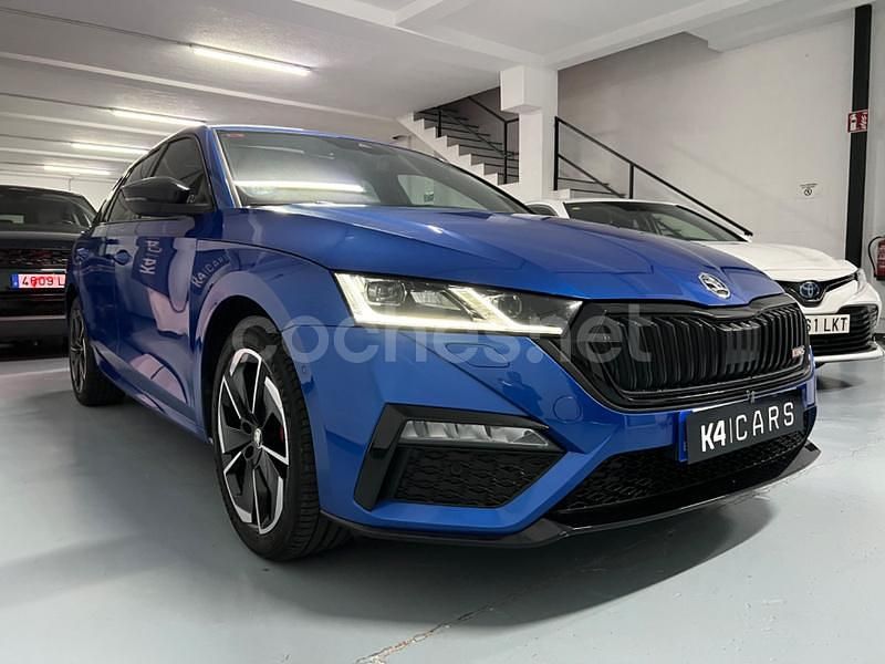 Usado Skoda Octavia RS 245 CV (180 kW) 2021 Azul Familiar