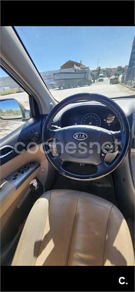 Beige Usado 2009 Kia Carnival Active Monovolumen | 4500 € (Buen precio) - Imagen 1/4