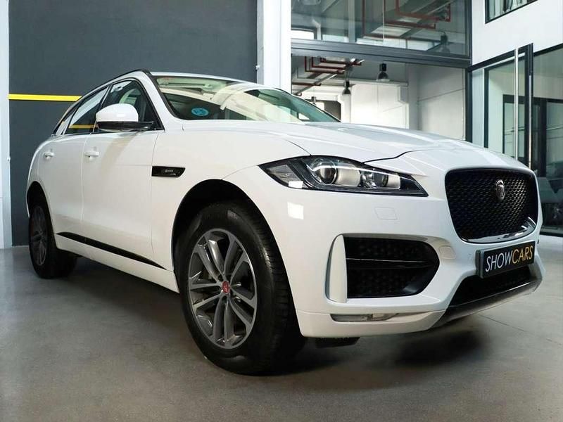 Käytetty Jaguar F-Pace R-Sport 179 HP (131 kW) 2020 Valkoinen Katumaasturi
