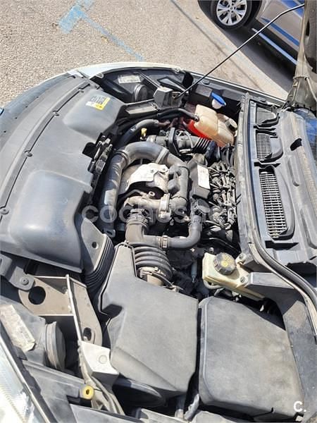 Usado Ford C-MAX Trend 109 CV (80 kW) 2008 Gris / plata Monovolumen