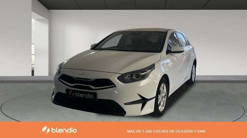 Blanco Usado 2023 Kia Ceed Utilitario | 18.873 € (Caro) - Imagen 1/4
