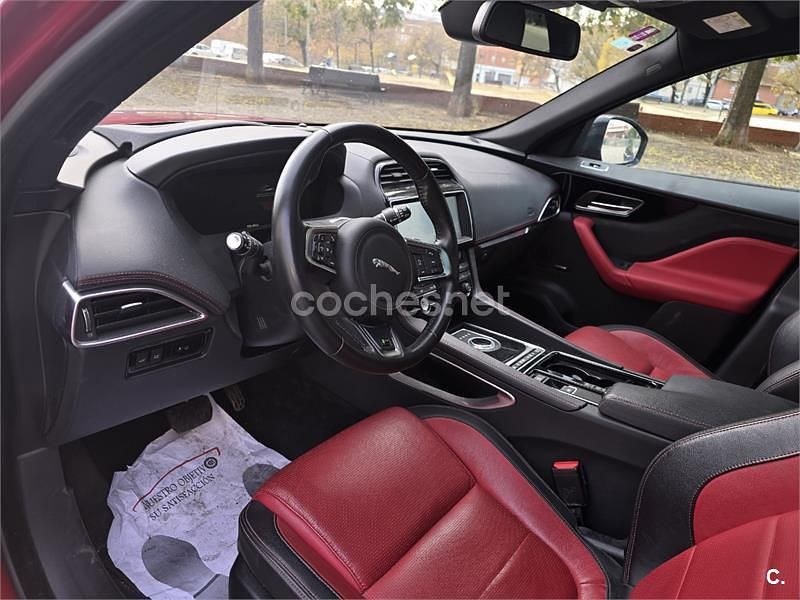 Rojo Usado 2018 Jaguar F-Pace R-Sport SUV | 30.000 € (Precio justo) - Imagen 1/4
