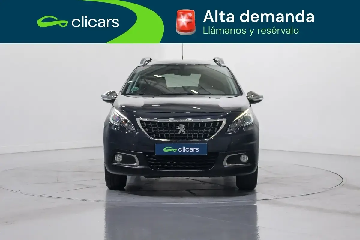 Usado Peugeot 2008 Style 82 CV (60 kW) 2018 Gris / plata SUV