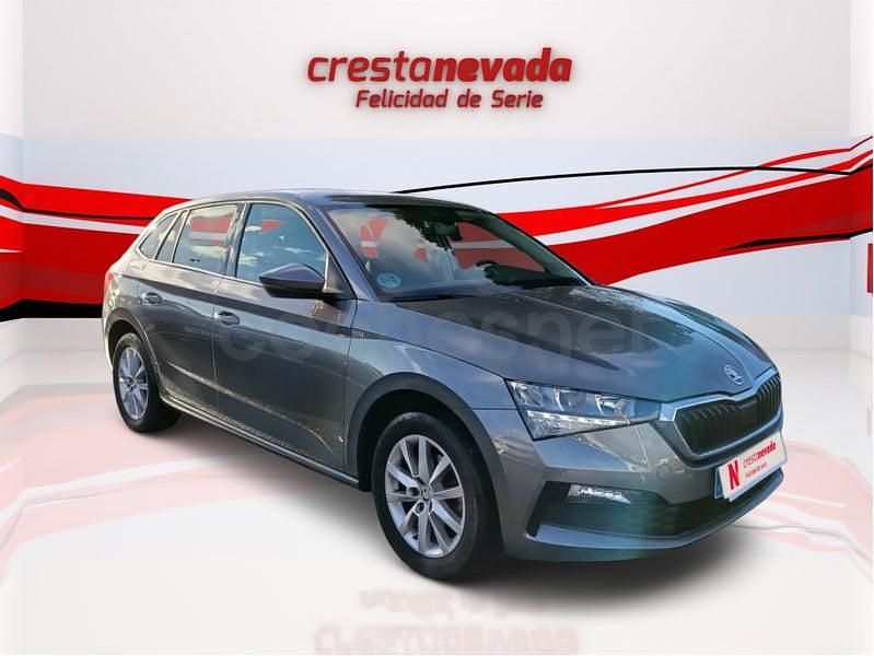Usado Skoda 110 R Ambition 110 CV (80 kW) 2022 Gris / plata Berlina