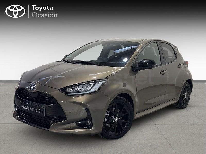 Usado Toyota Yaris Hybrid Style 116 CV (85 kW) 2022 Beige Berlina