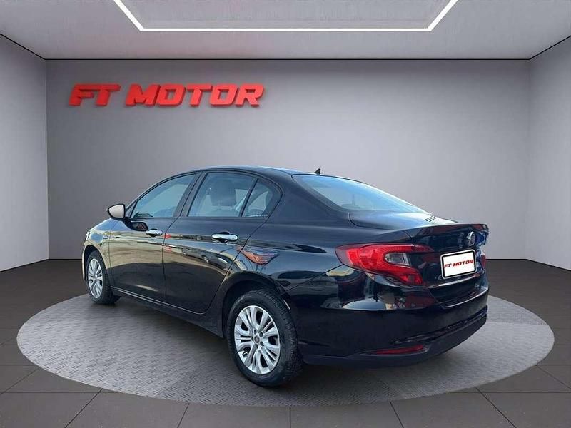 Usado Fiat Tipo Pop 120 HP (88 kW) 2018 Preto Sedan