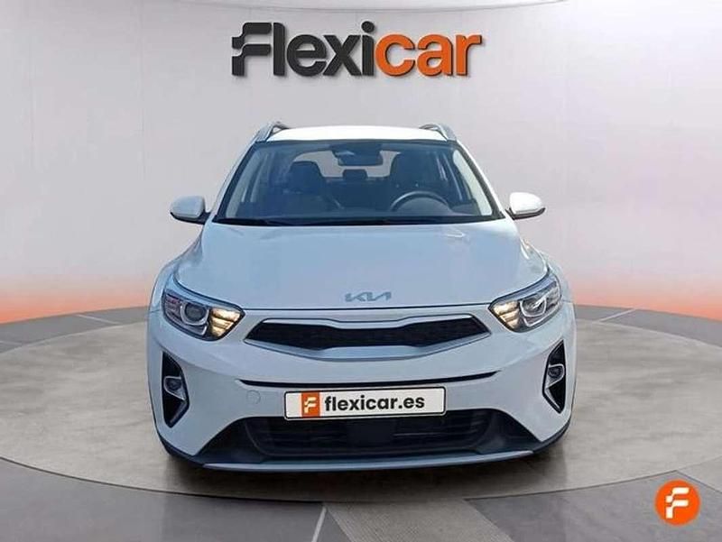 Usado Kia Stonic 84 CV (61 kW) 2024 Blanco SUV