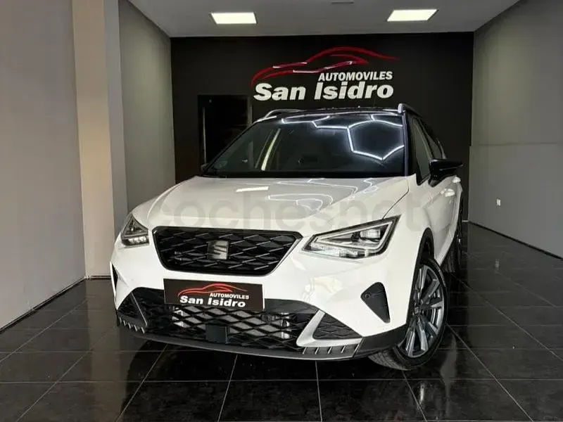 Usado Seat Arona FR 115 CV (84 kW) 2025 Blanco SUV