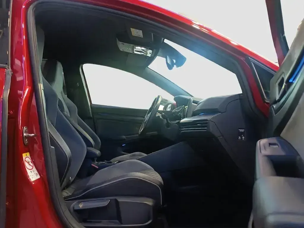 Usado VW Golf VII R-line 150 CV (110 kW) 2021 Rojo Utilitario