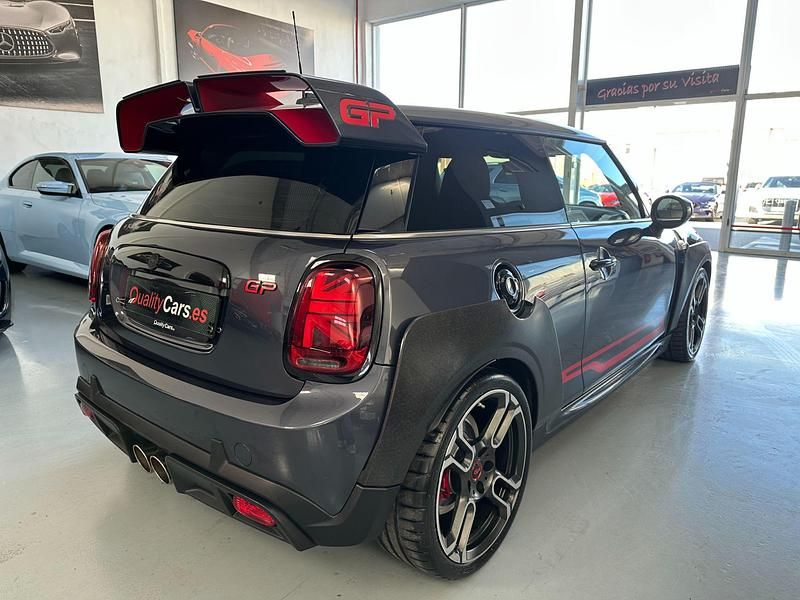 Usado Mini John Cooper Works 306 CV (225 kW) 2020 Gris Utilitario