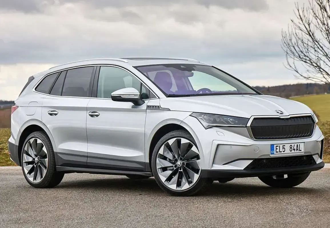 Usado Skoda Enyaq iV SportLine 150 kW (204 CV) 2023 Rojo SUV