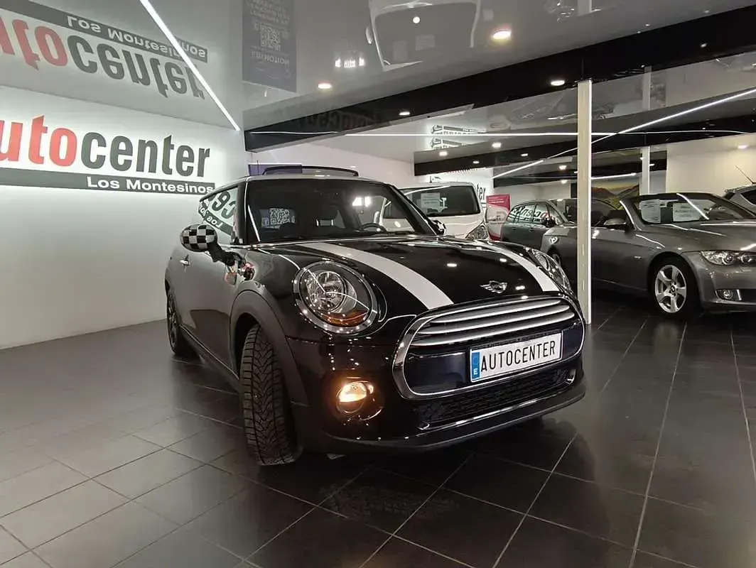 Käytetty Mini Cooper D 116 HP (85 kW) 2015 Musta Viistoperä