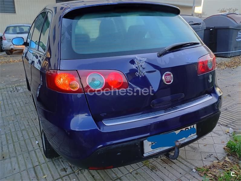 Usado Fiat Croma Dynamic 120 CV (88 kW) 2008 Azul Familiar